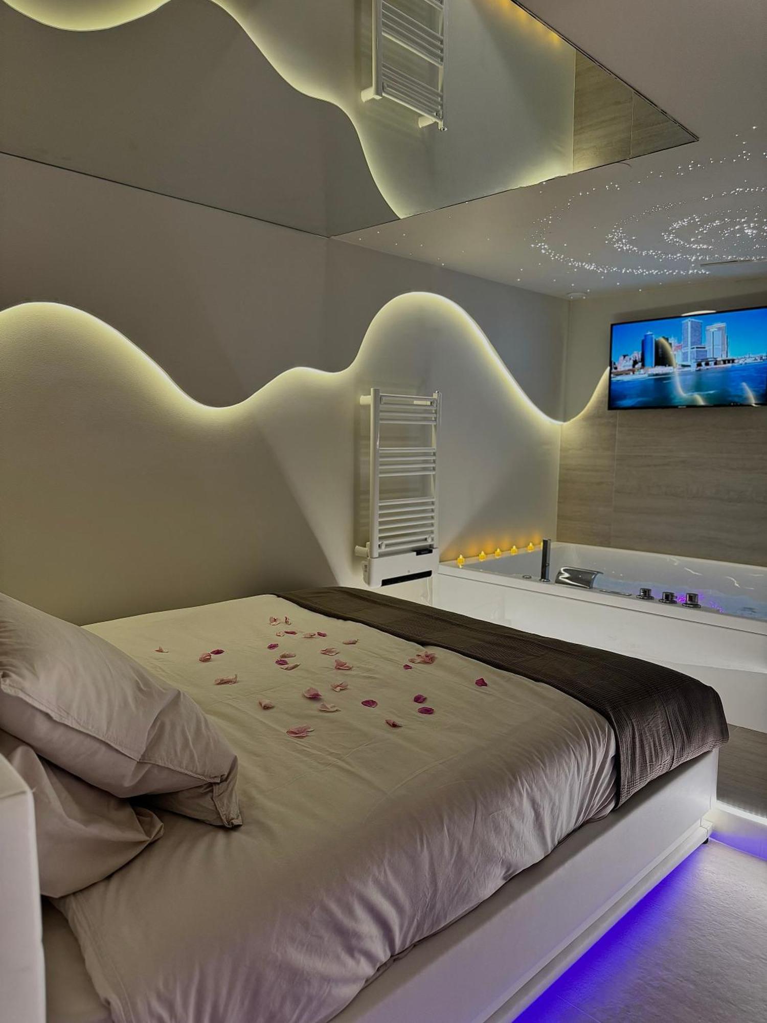 Spa Privatif - Love Room Luxe - Proche Disney Marles-en-Brie Luaran gambar